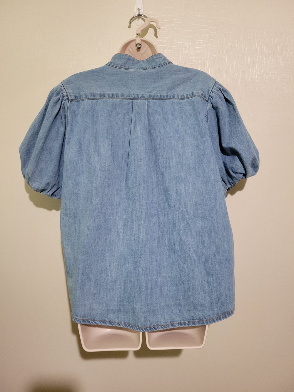 Women's Light Blue Denim Puff Sleeve Button-Down Shirt - Picture 3 of 3